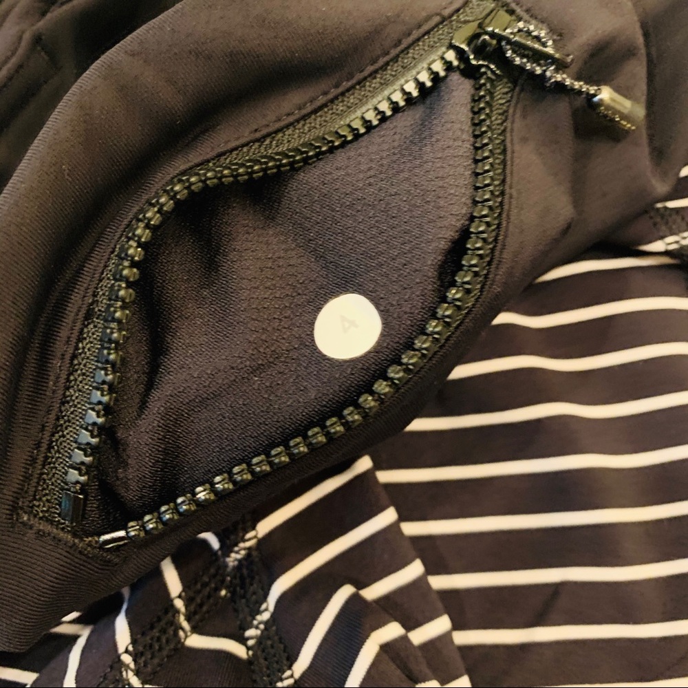 Runday striped crop black white SIZE 4 Lululemon - Picture 3 of 8